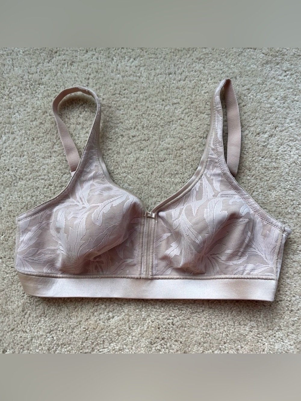 Playtex Women’s Beige Full Coverage Bra #4690 - Size 36D - EUC - Wireless